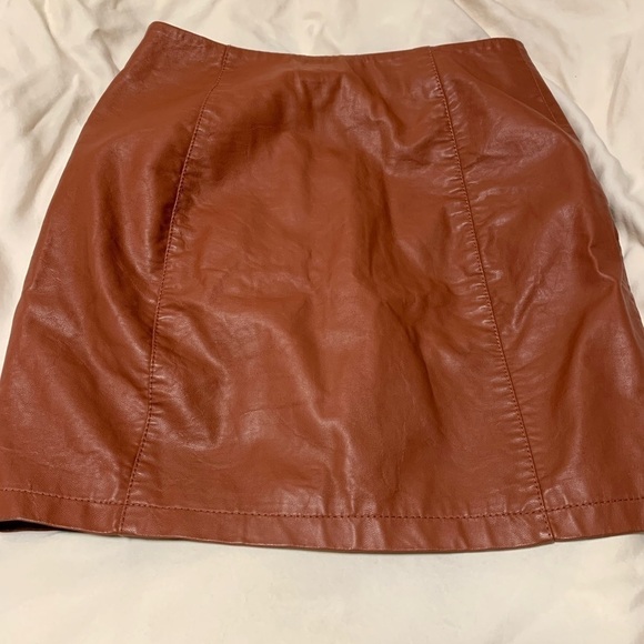 Free people button up faux leather mini skirt size 2 - Picture 2 of 6